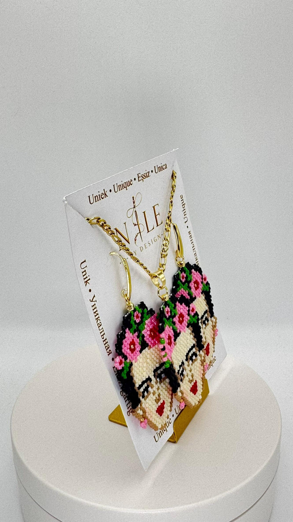 Frida Kahlo Inspired Beaded Jewelry Set, Portrait Necklace and Earrings, Pink Flower Design